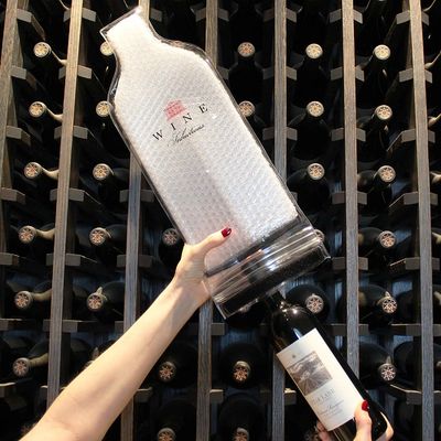 ポリ塩化ビニールのプラスチック気泡緩衝材のワイン袋、旅行のためのアルコール飲料のびんの保護装置